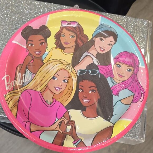 Barbie Disposable Tableware Set - Pink and Yellow - Picture 8 of 11